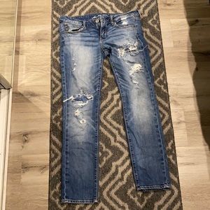 American Eagle distressed jean 12